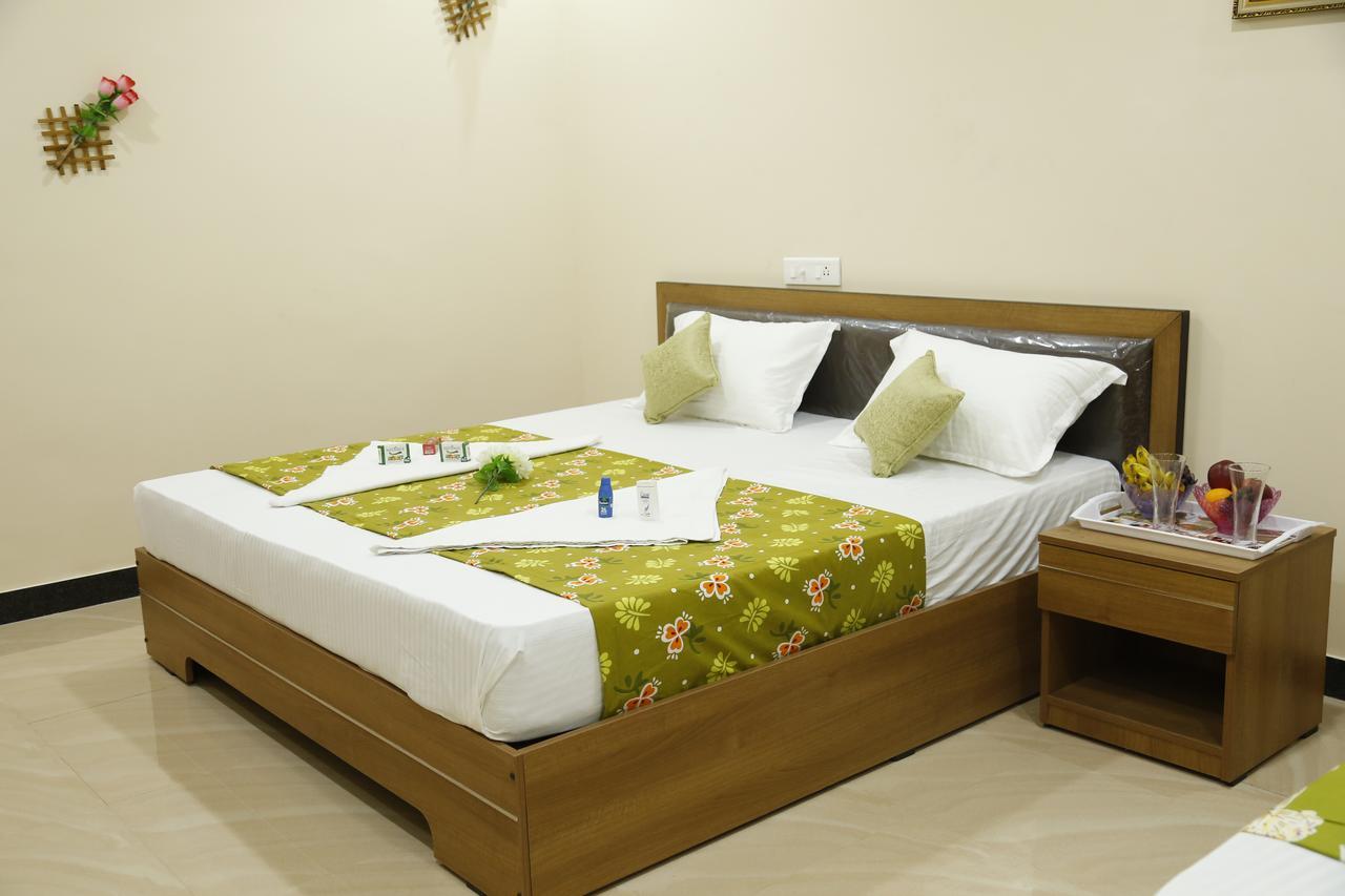 Hotel New Amirtham Inn Palani Eksteriør billede